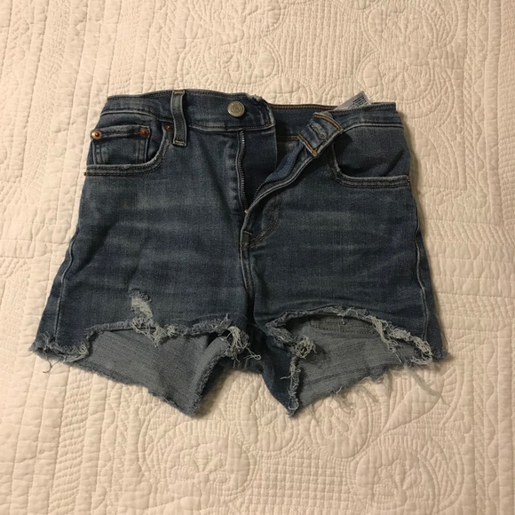 levi shorts size 23